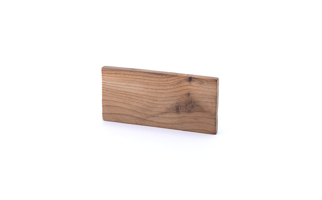 Material for handles: natural wood, juniper