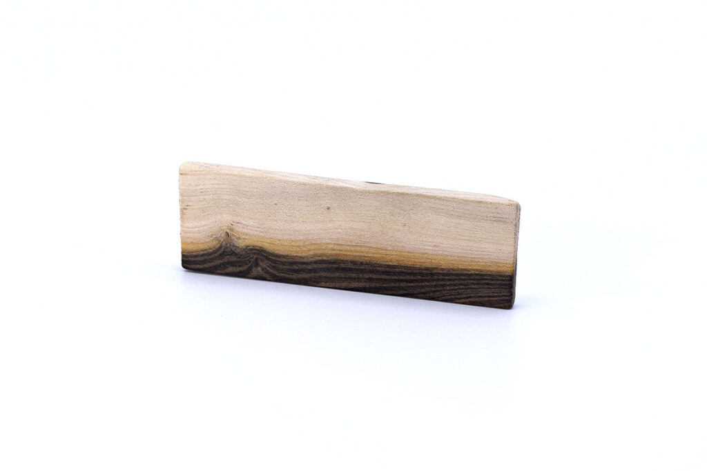 Material for handles: natural wood, pistachio