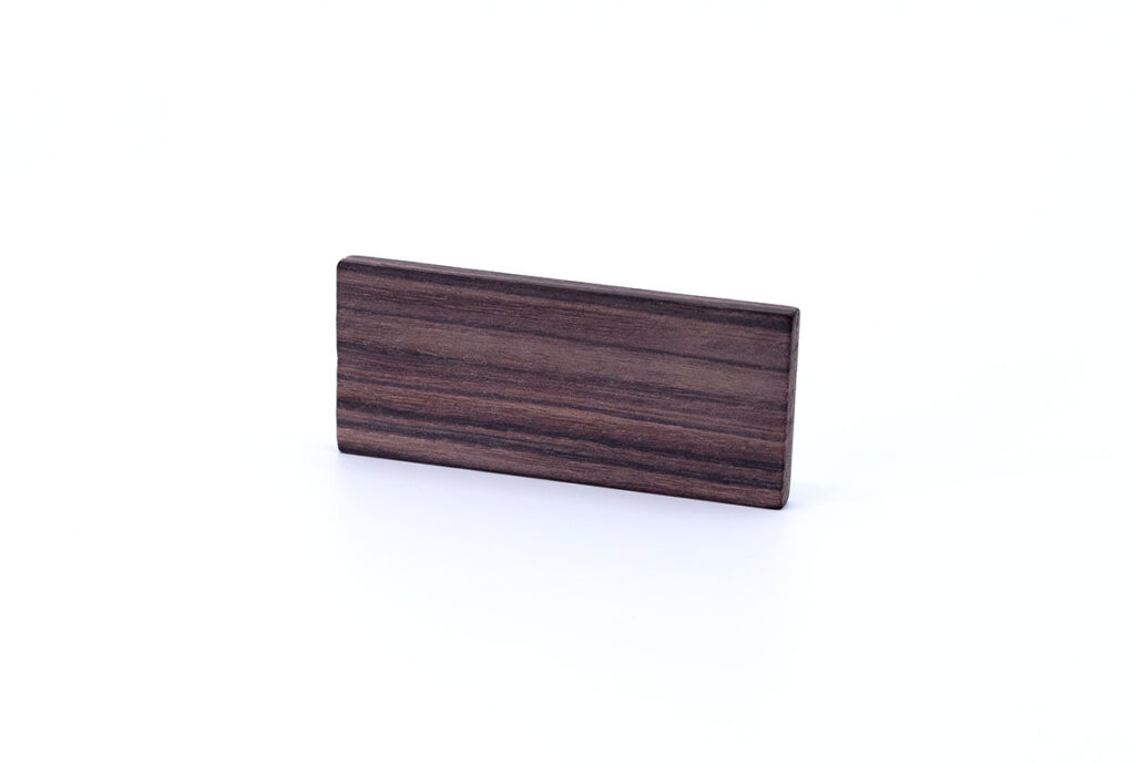 Material for handles: natural wood, kingwood, violet palisander