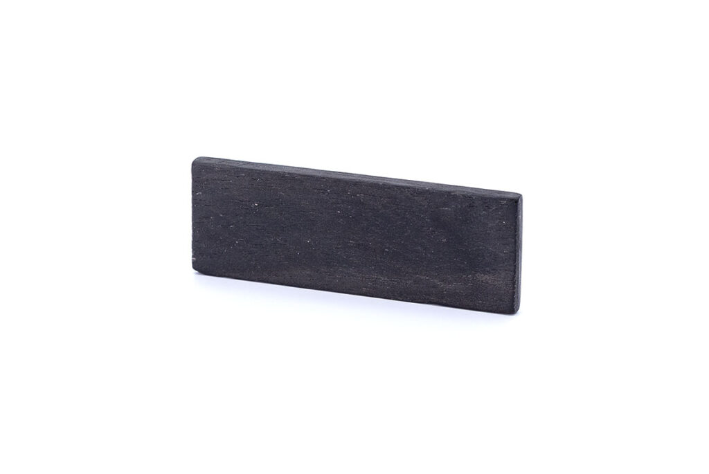 Material for handles: natural wood, african ebony