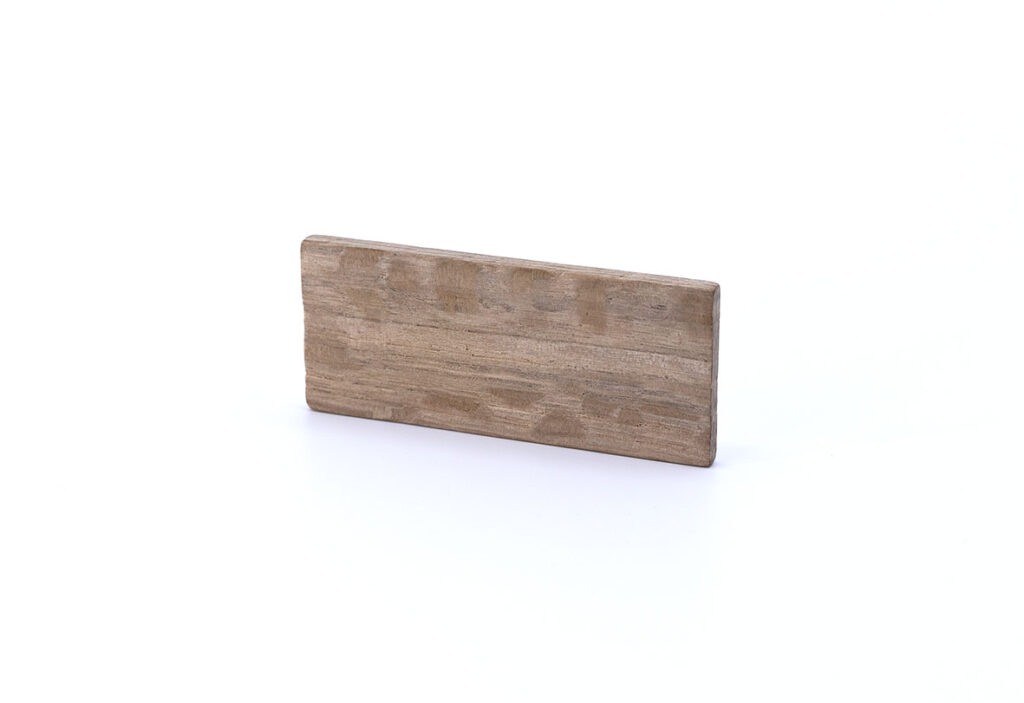 Material for handles: PEFC wood, oak