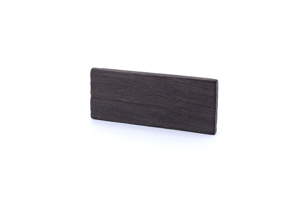 Material for handles: PEFC wood, smoked oak